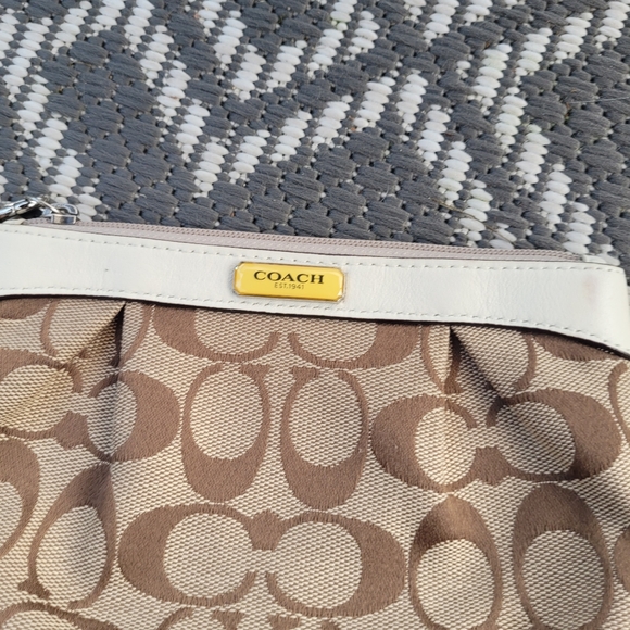 Coach Vintage Signature Wristlet Pleated Purse